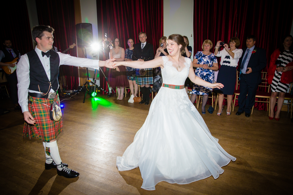 Rowallan Castle Wedding Photographer - Lesley and Andy